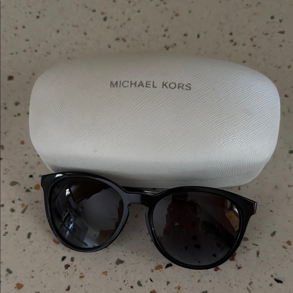 Michael Kors Black Sunglasses with White Case - Picture 3 of 7
